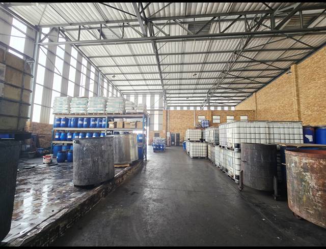 1,226M² WAREHOUSE FOR SALE IN KYA SANDS